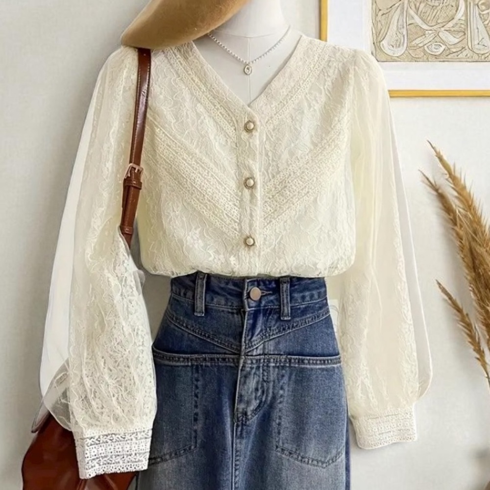 NEW French-inspired off-white lace long sleeve button front blouse size large